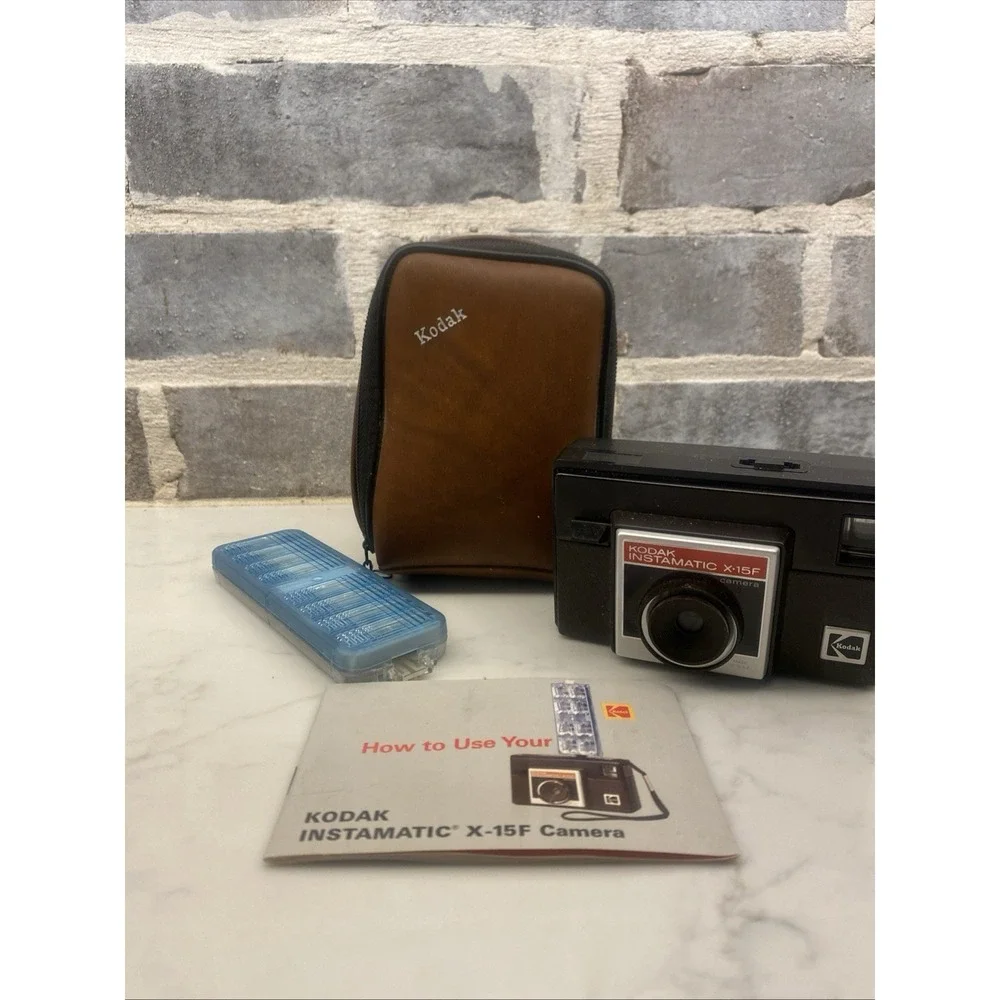 Vintage Kodak Instamatic X-15F Film Camera w Case, Flip flash & Manual Untested